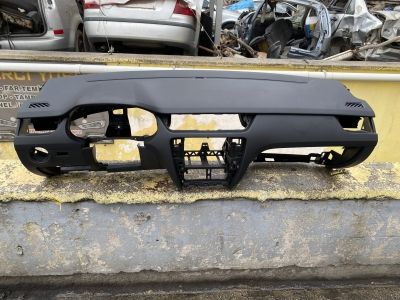 5E1857009 SKODA OCTAVİA GÖĞÜS TORPİTO DELİKSİZ