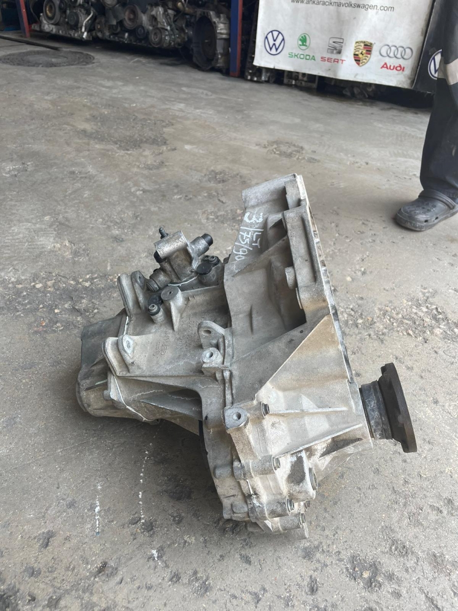 JETTA 1.6 FSI 6 İLERİ MANUEL ŞANZIMAN