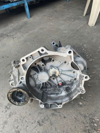 JETTA 1.6 FSI 6 İLERİ MANUEL ŞANZIMAN