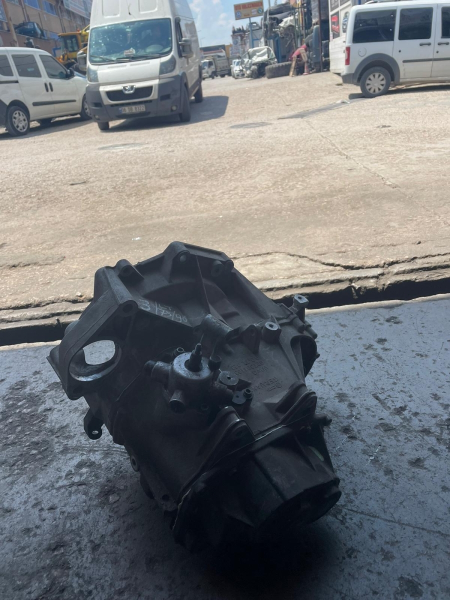 JETTA 1.6 FSI 6 İLERİ MANUEL ŞANZIMAN