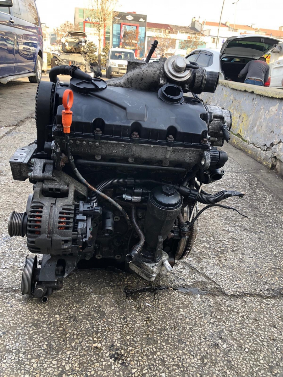 TRANSPORTER T5 1.9 KOMPLE DOLU MOTOR
