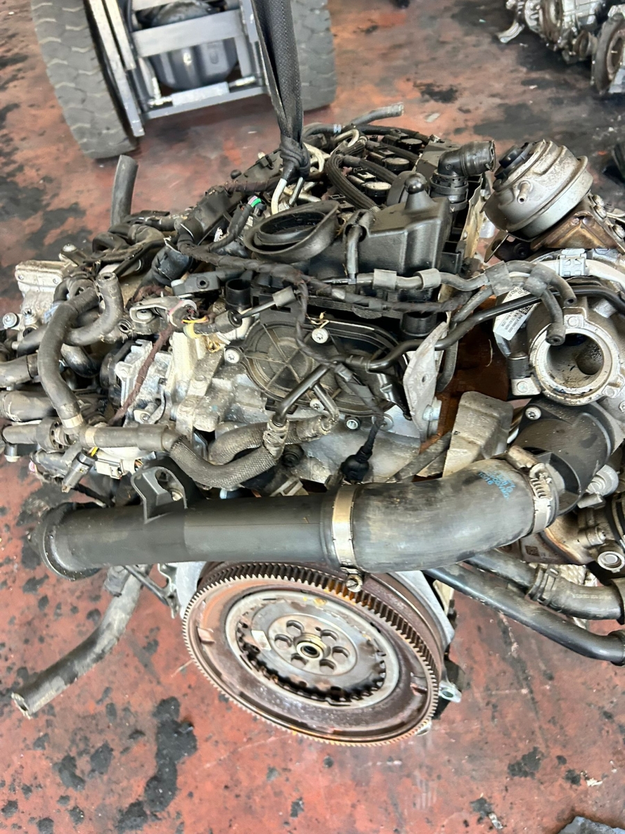 VW TRANSPORTER T6 2,0 DİZEL CAA KODLU KOMPLE MOTOR